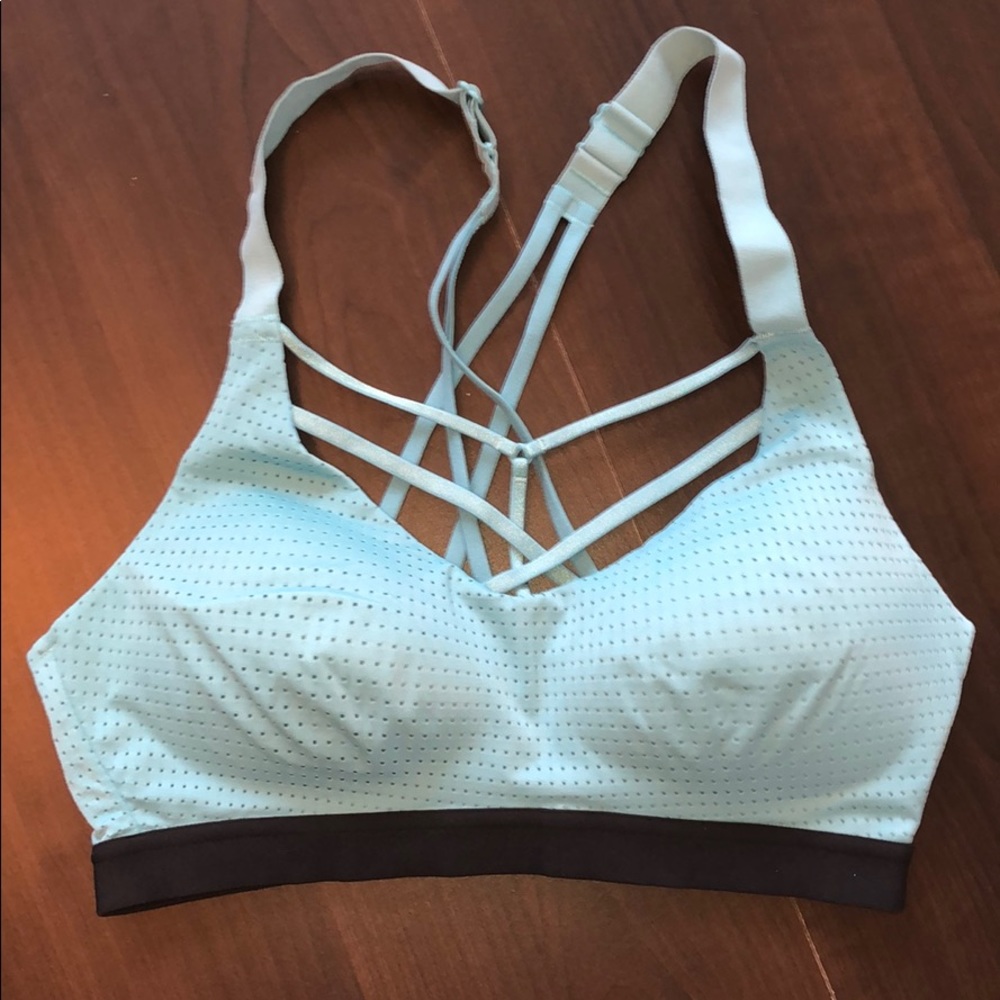 Victoria Sport Light Support Sports Bra